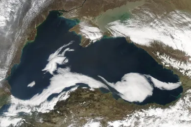 Космический снимок Чёрного моря со спутника НАСА Aqua. Апрель 2003 года.