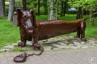 Скульптура «Такса» в Сочи
