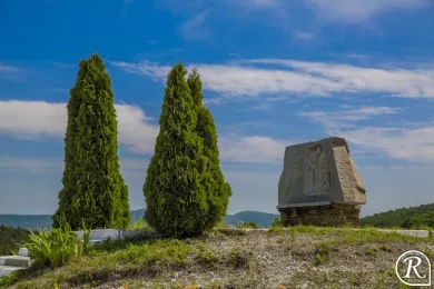 Памятный знак на «Волчьих воротах» работникам лесхозов