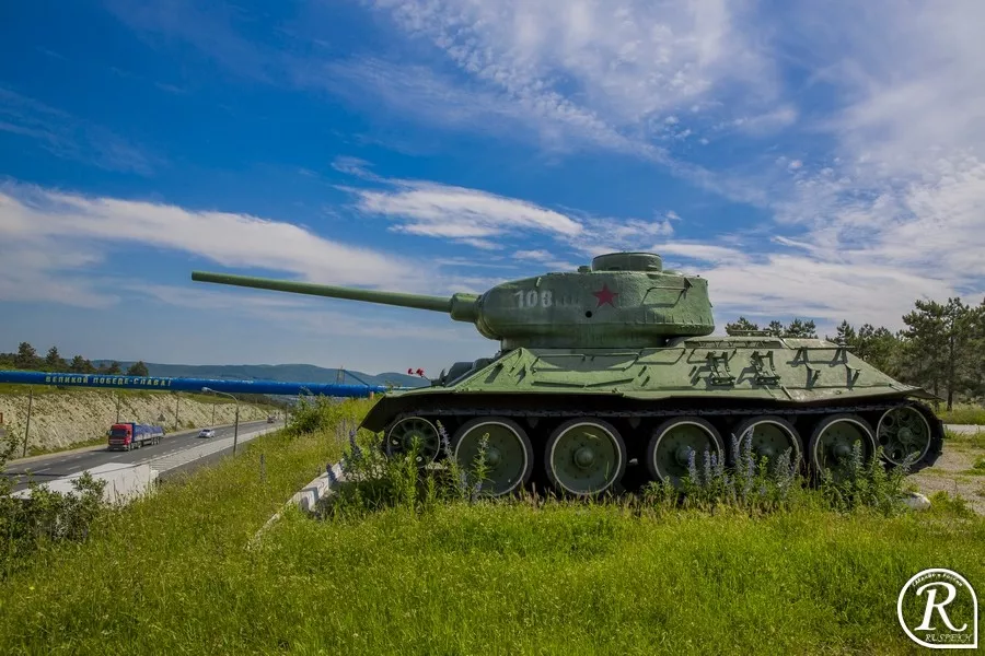 Установленные танки. Танк т-34 в Новороссийске. Новороссийск танк т-34 памятник «Волчьи ворота». Новороссийск танк т-34 памятник. Памятник т34 85 Новороссийск.