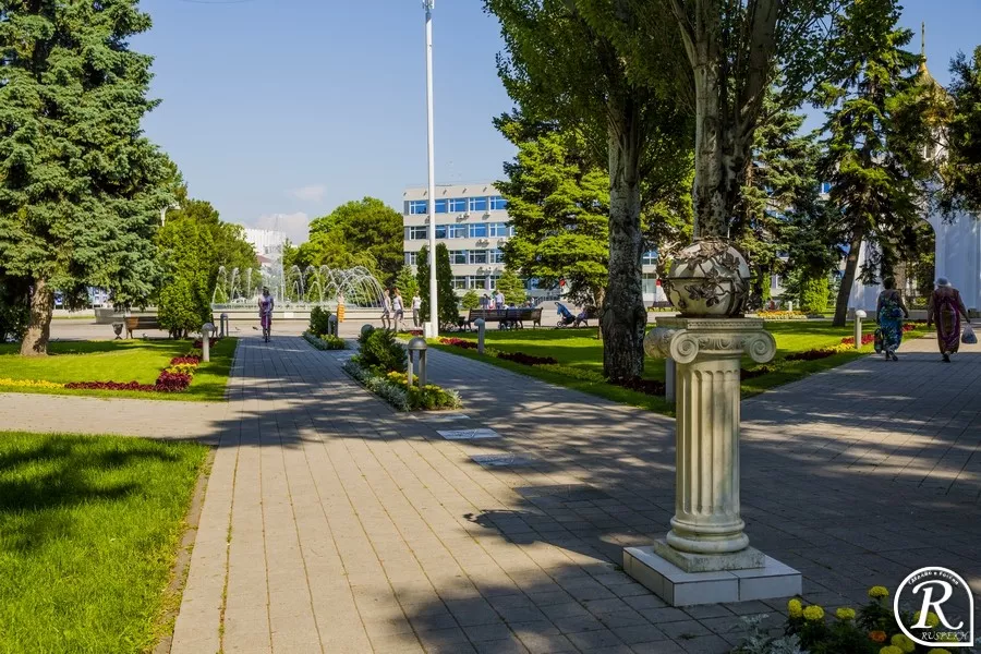 Звездная аллея. Площадь советов Анапа. Парк на площади советов Анапа. Анапа аллея. Звездная аллея в Анапе.