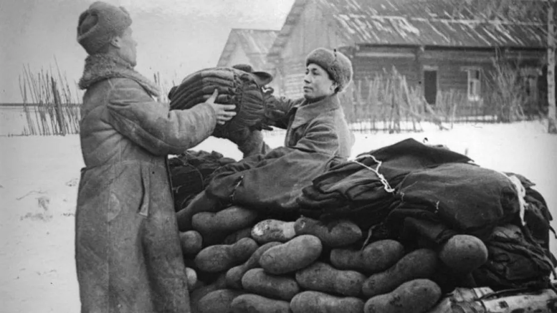 Одна из частей танкового полка зимой 1943