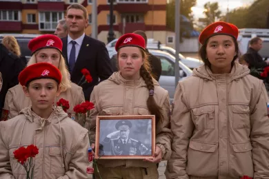 На Сахалине почтили память погибшего в Сирии генерала Валерия Асапова