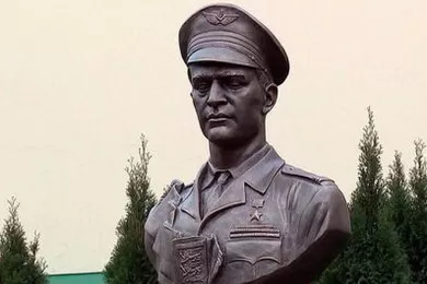 В Москве открыли памятник французскому летчику