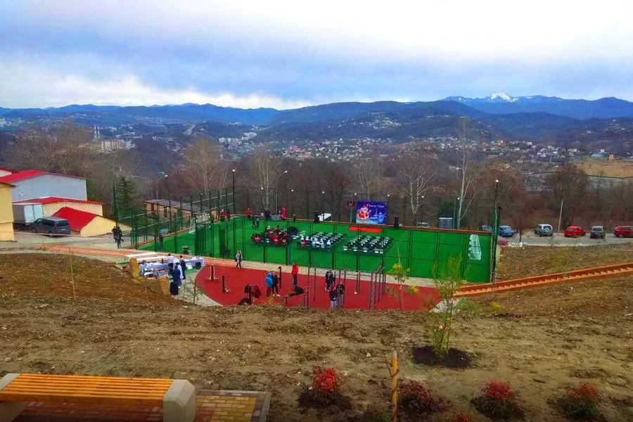 Гимназия 9 имени островского сочи. Гимназия 9 сочи бытха. 9 гимназия сочи имени н островского. Гимназия 16 сочи. Гимназия 9 сочи бытха.