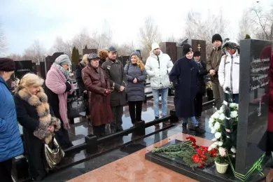 Сотрудники Драматического театра почтили память Александра Катунова