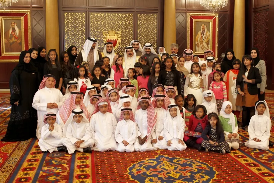 Хамада ибн ису аль халифу. Король Бахрейна семья. Король Бахрейна Хамад Аль Халиф. Жены короля Бахрейна.