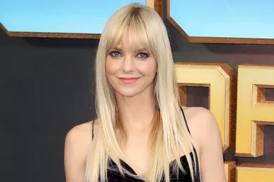 Анна Фэрис