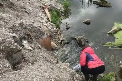 В городе Тайга ищут источник загрязнения воды