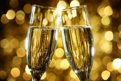 Этим днем в 1668 году Пьер Периньон впервые представил Шампанское