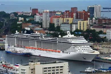 Гигантский круизный лайнер MSC Splendida впервые посетил Владивосток