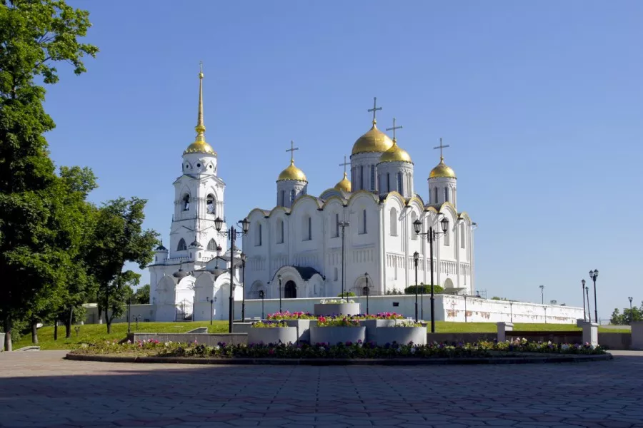 Белокаменные памятники владимира фото Свято-Успенский Кафедральный Собор города Владимир - Достопримечательность