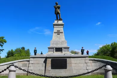 Памятник Николаю Муравьёву-Амурскому в Хабаровске