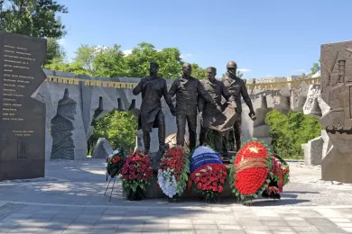 Памятник ликвидаторам катастрофы на Чернобыльской АЭС в Парке Победы