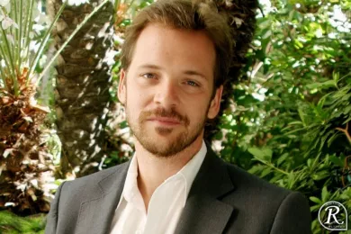 Питер Сарсгаард