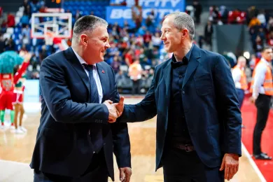 Баскетбольный клуб «Локомотив-Кубань» продлил контракт с главным тренером Пашутиным