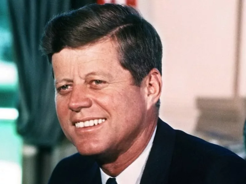 Реферат: John F. Kennedy Vs. Lynden B. Johnson