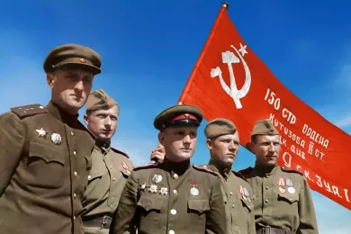 77 лет назад в Москву из Берлина было доставлено Знамя Победы