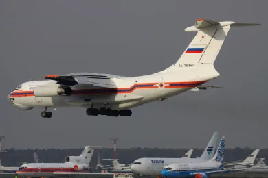 Ил-76ТД МЧС России заходит на посадку в московском аэропорту Домодедово