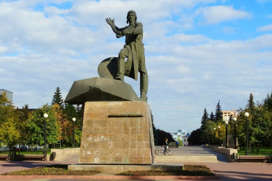 Памятник добровольцам танкистам фото